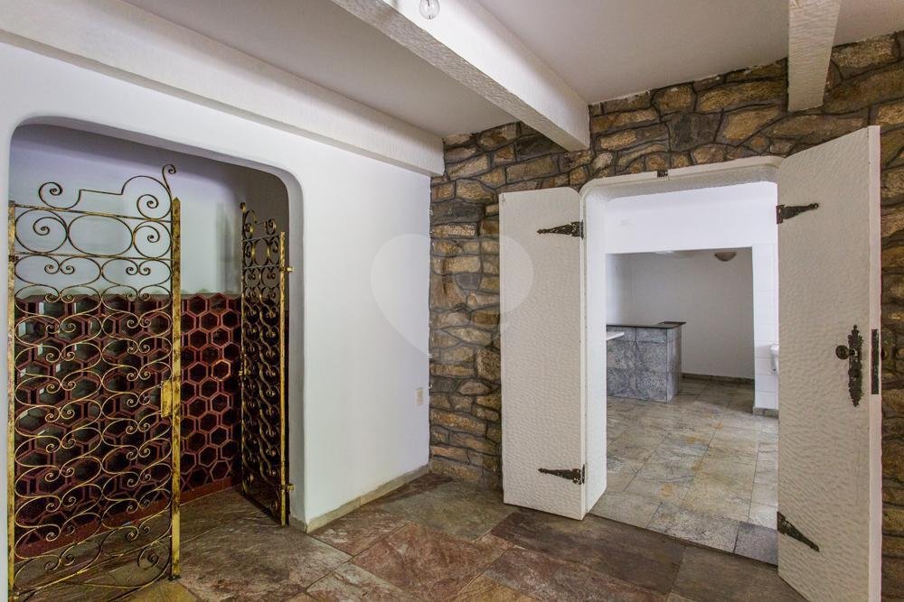 Casa para alugar com 4 suítes no condomínio Chácara Flora, São Paulo - SP