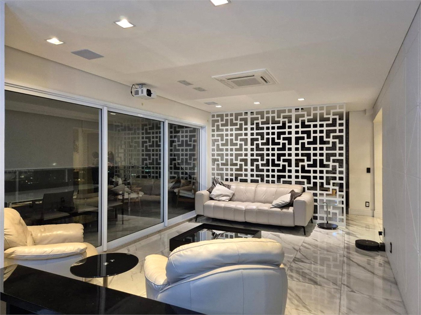 Apartamento à venda com 4 quartos, sendo 2 suítes, em Santa Teresinha, São Paulo, SP