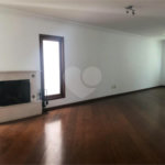 Casa à venda com 4 suítes no condomínio Vila das Emboabas, São Paulo - SP