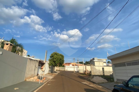 Excelente casa toda reformada e com otimo acabamento com churrasqueira e piscina
