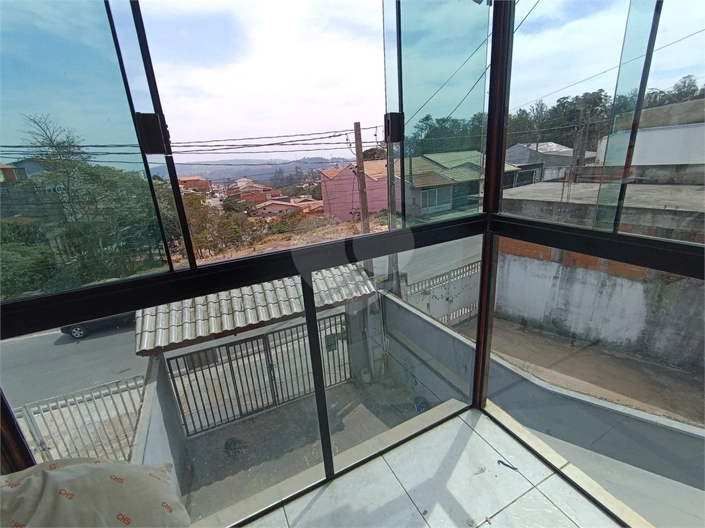 Casa à venda com 2 quartos, sendo 1 suíte, em Reneville, Mairinque, SP
