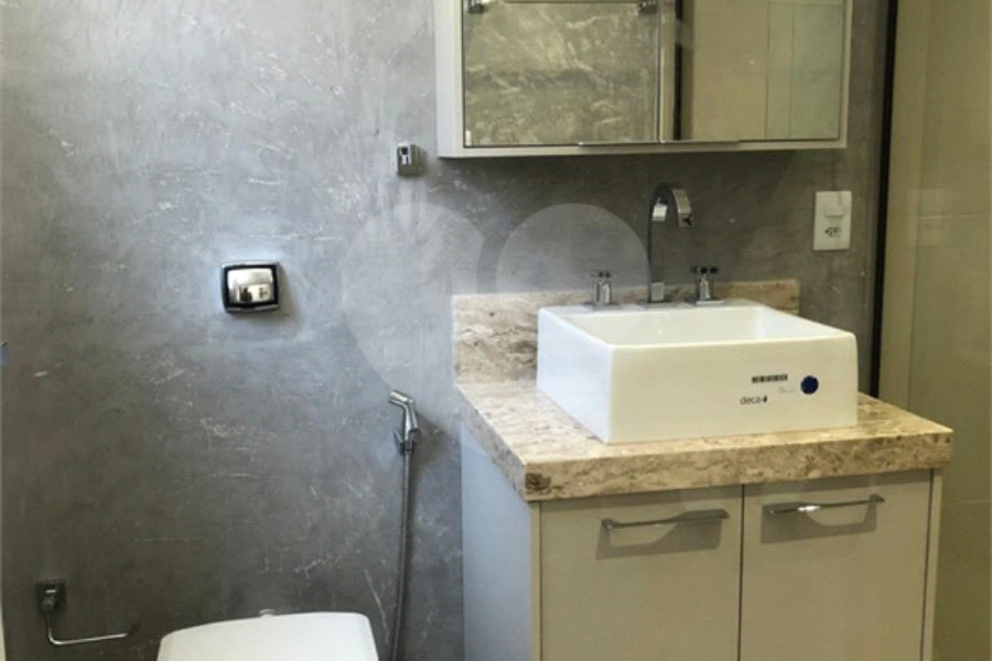 Casa à venda com 4 quartos, sendo 2 suítes,  em Horto Florestal, São Paulo, SP