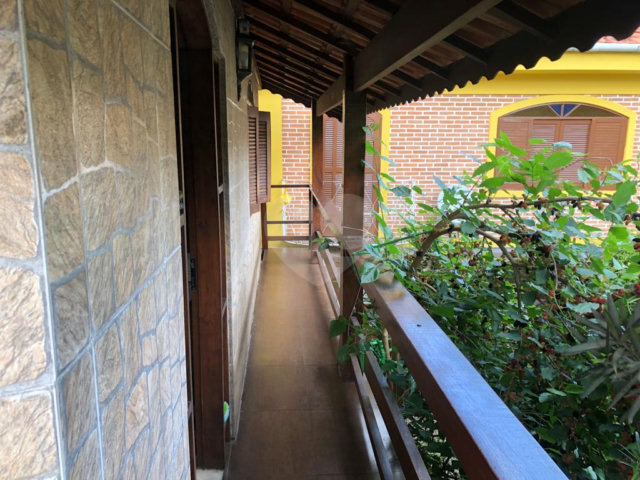 Sobrado à venda com 3 quartos em Serra da Cantareira, Mairiporã, SP