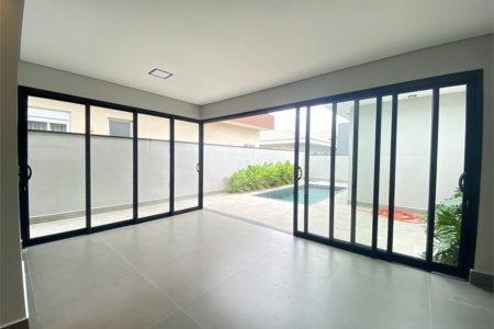 Casa à venda com 3 suítes no condomínio Portal dos Bandeirantes, Salto - SP