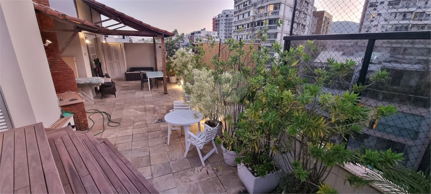 Cobertura à venda com 3 quartos, sendo 2 suítes,  em Lagoa, Rio de Janeiro, RJ