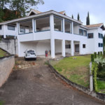 Casa à venda com 4 suítes no condomínio Suíça da Cantareira, Mairiporã - SP