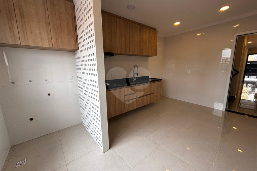 Sobrado à venda ou para alugar com 3 suítes em Parada Inglesa, São Paulo, SP