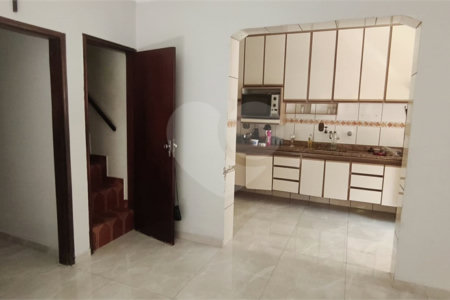 Casa para alugar com 6 quartos, sendo 2 suítes,  em Vila São João, Guarulhos, SP