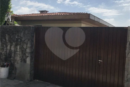 Sobrado à venda com 5 quartos, sendo 1 suíte, em Jardim São Bento, São Paulo, SP