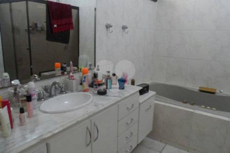Sobrado à venda com 5 quartos, sendo 3 suítes, em Interlagos, São Paulo, SP