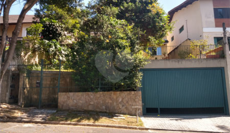 Sobrado à venda com 4 quartos, sendo 1 suíte,  em Parque dos Príncipes, São Paulo, SP