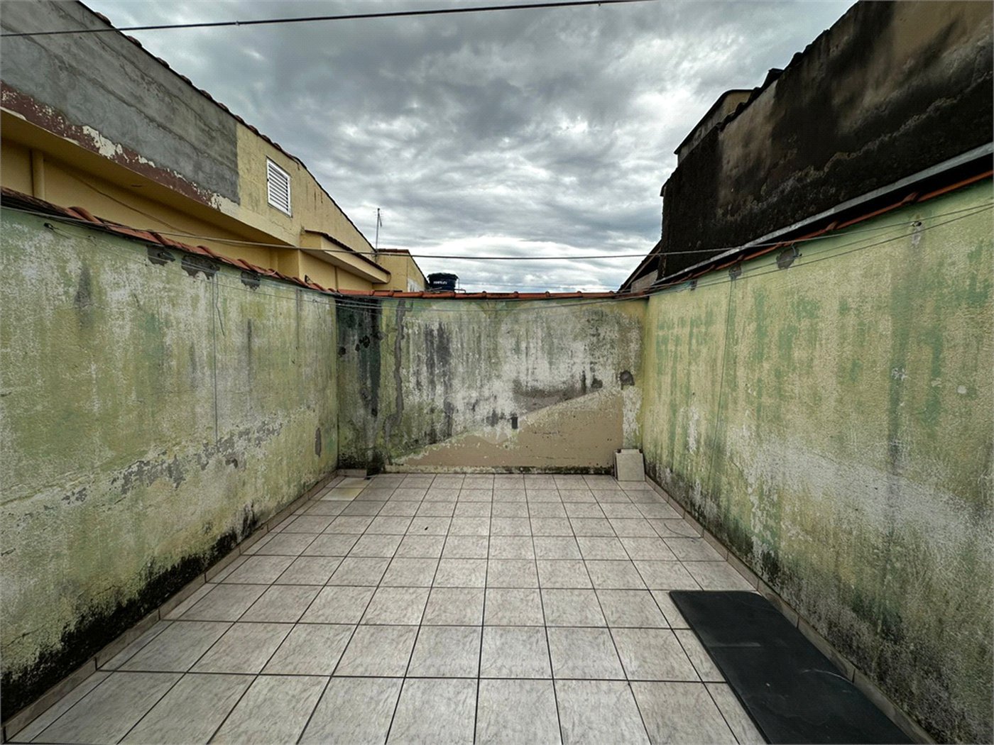 Casa à venda com 2 quartos, sendo 1 suíte, em Jardim Nova Poá, Poá, SP