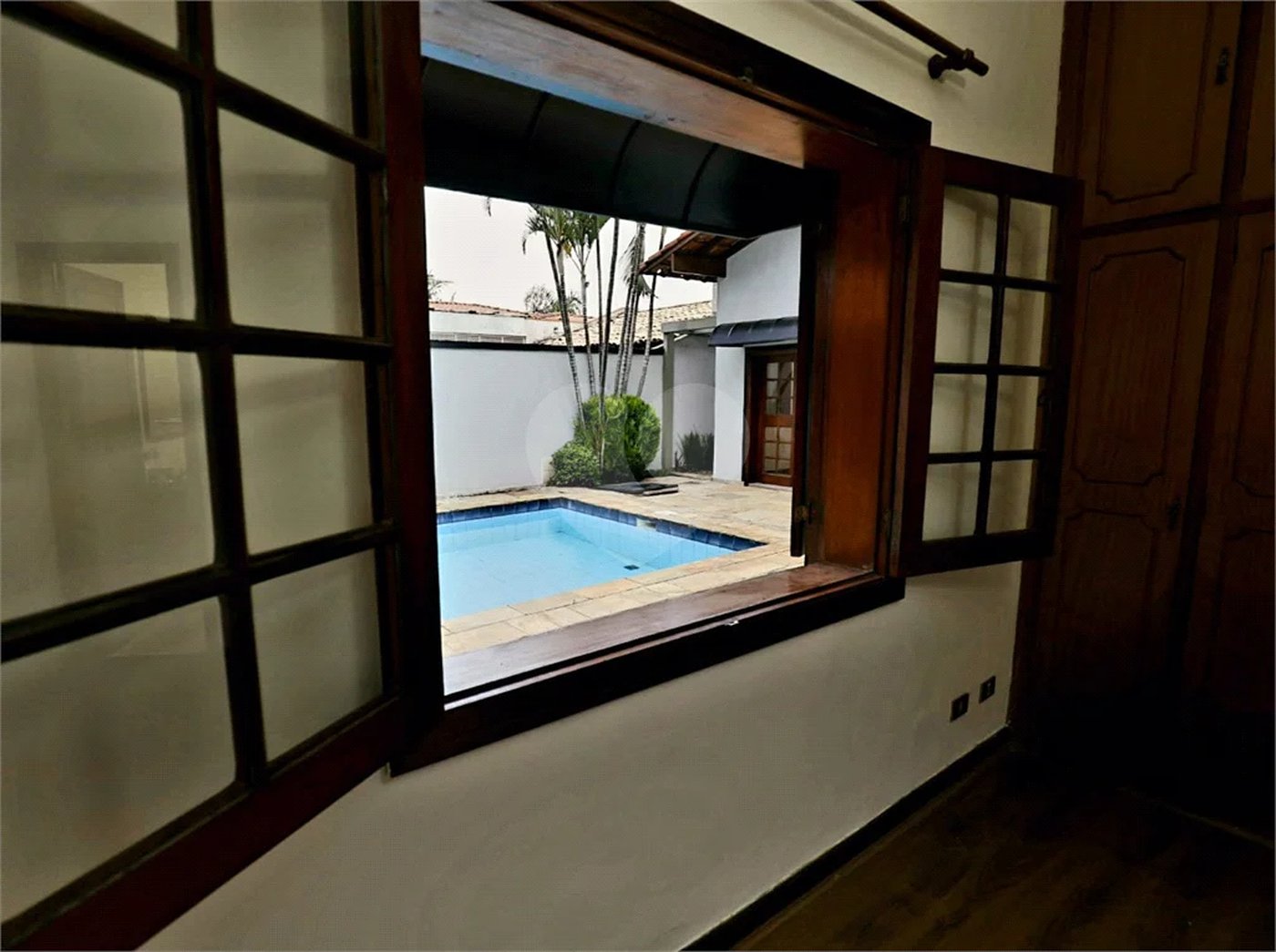 Casa à venda com 4 quartos, sendo 2 suítes, em Jardim São Bento, São Paulo, SP