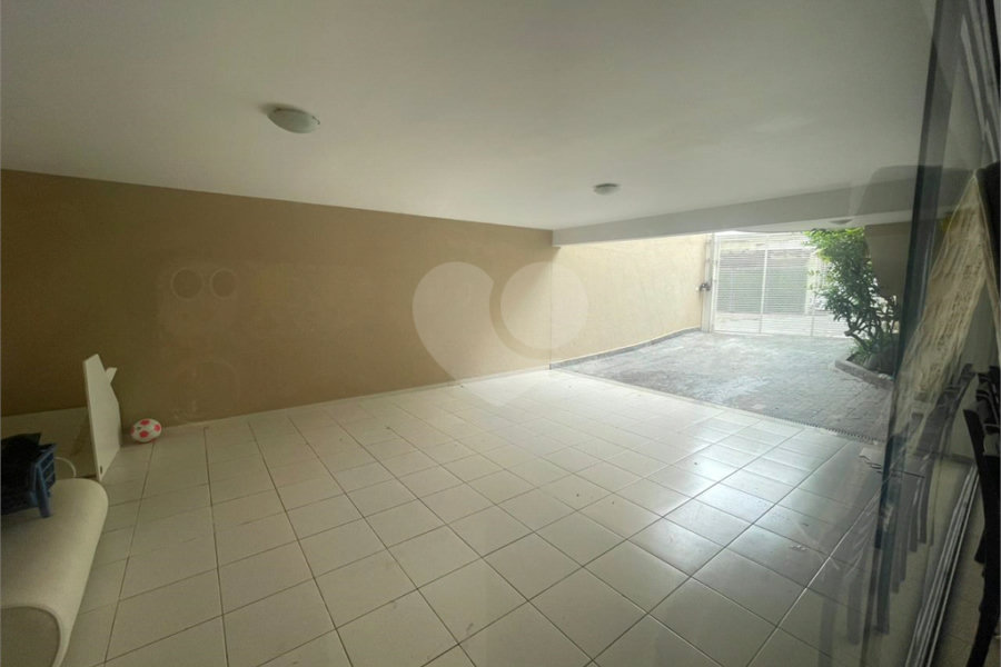 Casa à venda com 4 quartos, sendo 2 suítes, no condomínio Narandiba 23, São Paulo - SP