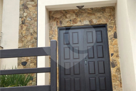 Sobrado à venda com 3 quartos, sendo 1 suíte,  em Vila Suissa, Mogi das Cruzes, SP