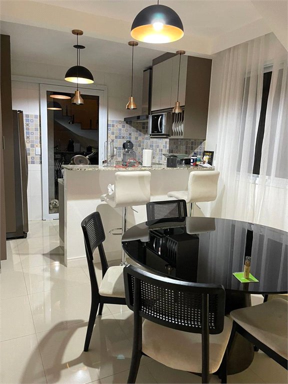 Casa à venda com 3 suítes no condomínio Residencial Rubi, Mogi das Cruzes - SP