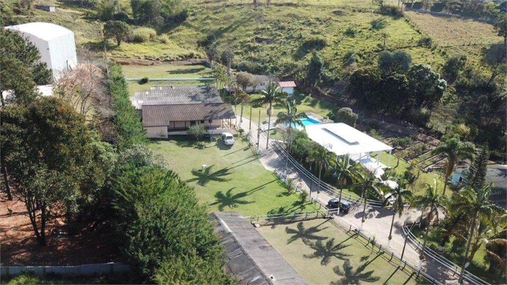 Chácara à venda com 4 quartos, sendo 1 suíte, em Luiz Fagundes, Mairiporã, SP