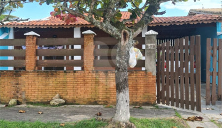 Casa à venda com 2 quartos, sendo 1 suíte,  em Gaivota, Itanhaém, SP