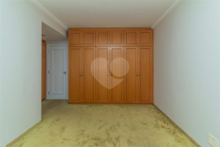 Apartamento à venda com 3 suítes em Campo Belo, São Paulo, SP