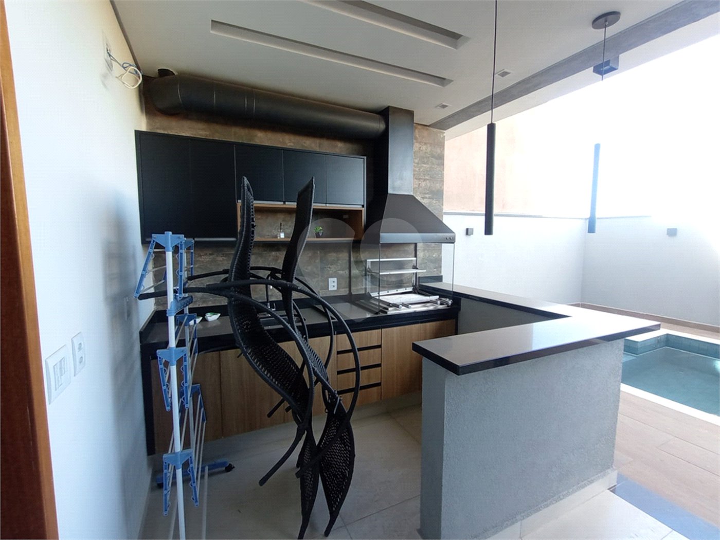 Casa à venda com 3 quartos, sendo 1 suíte, no condomínio Lago dos Ipês, Itapetininga - SP