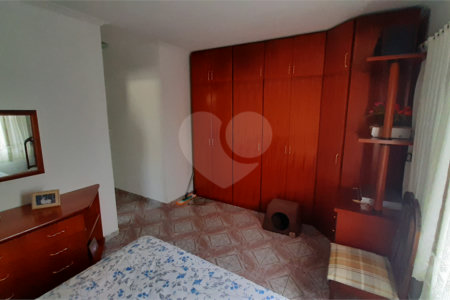 Sobrado à venda com 4 quartos, sendo 1 suíte, em Parada Inglesa, São Paulo, SP