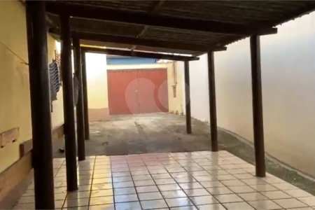Casa à venda com 3 quartos, sendo 1 suíte,  no Centro, Salto, SP