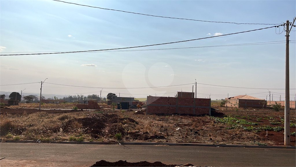 Terreno à venda no condomínio Loteamento Bella Cravinhos, Cravinhos - SP