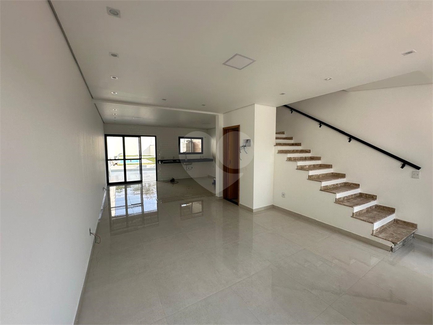 Sobrado à venda com 3 quartos, sendo 1 suíte,  em Jardim Esperança, Mogi das Cruzes, SP