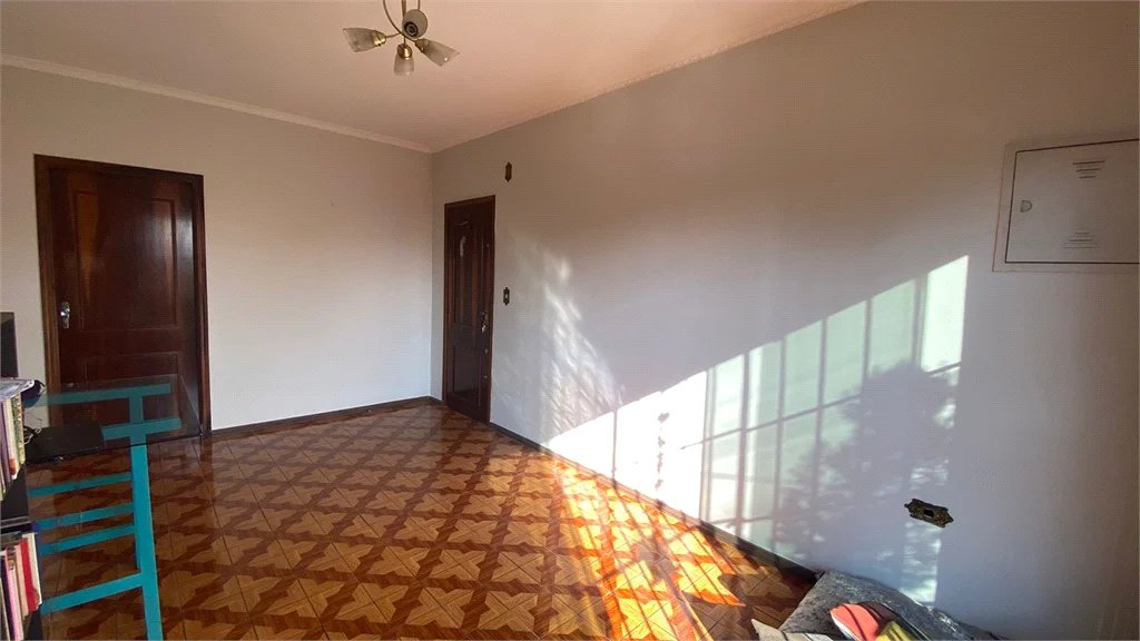 Sobrado à venda com 3 quartos em Parque Independência, São Paulo, SP