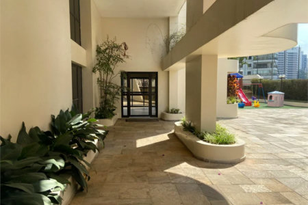 Apartamento à venda com 4 quartos, sendo 2 suítes,  em Vila Andrade, São Paulo, SP