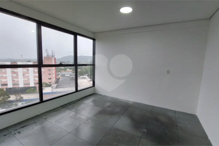 Sala Comercial com Vista para Pedra Grande - Ed. Carraro Tower
