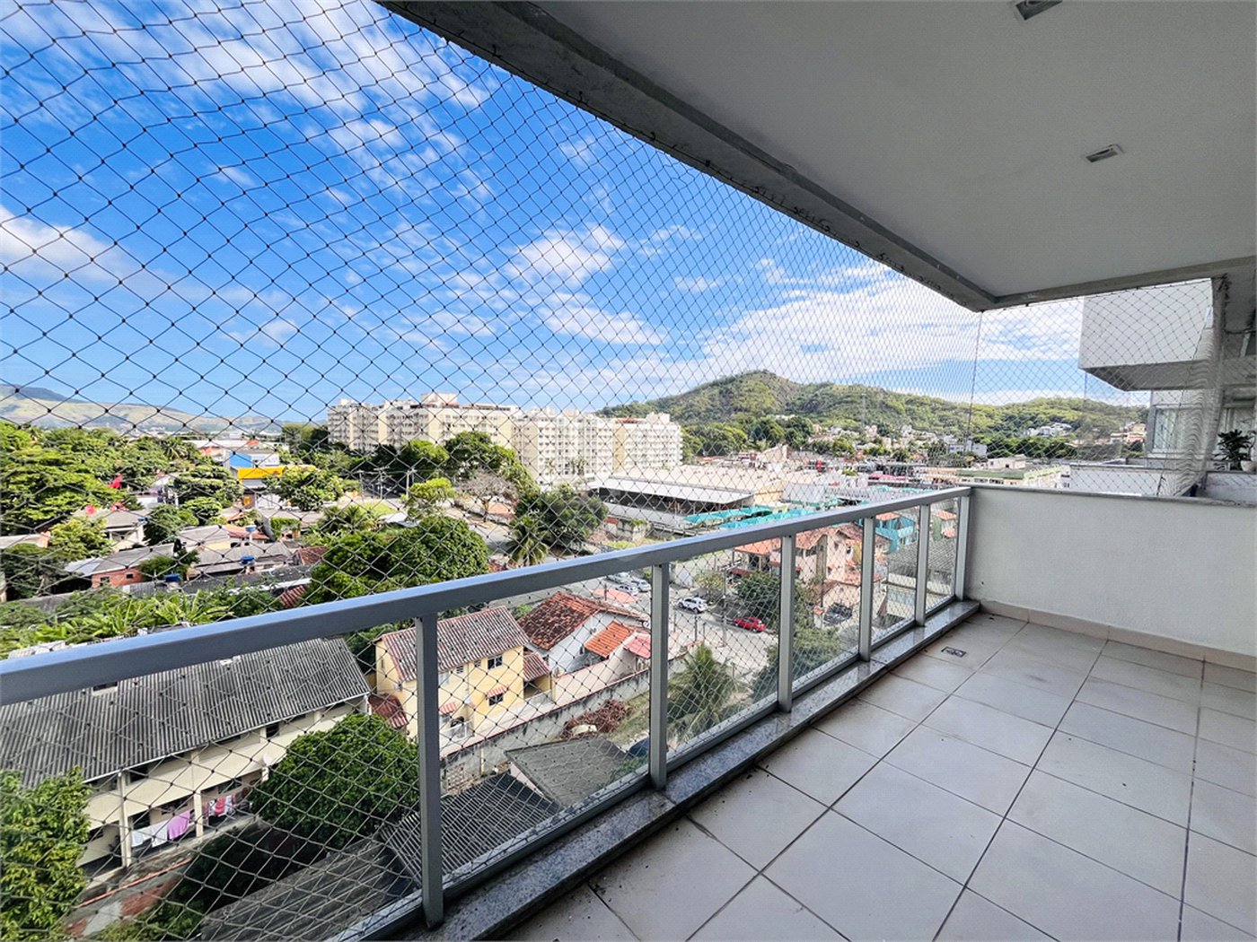 Apartamento à venda com 2 quartos, sendo 1 suíte, em Campo Grande, Rio de Janeiro, RJ
