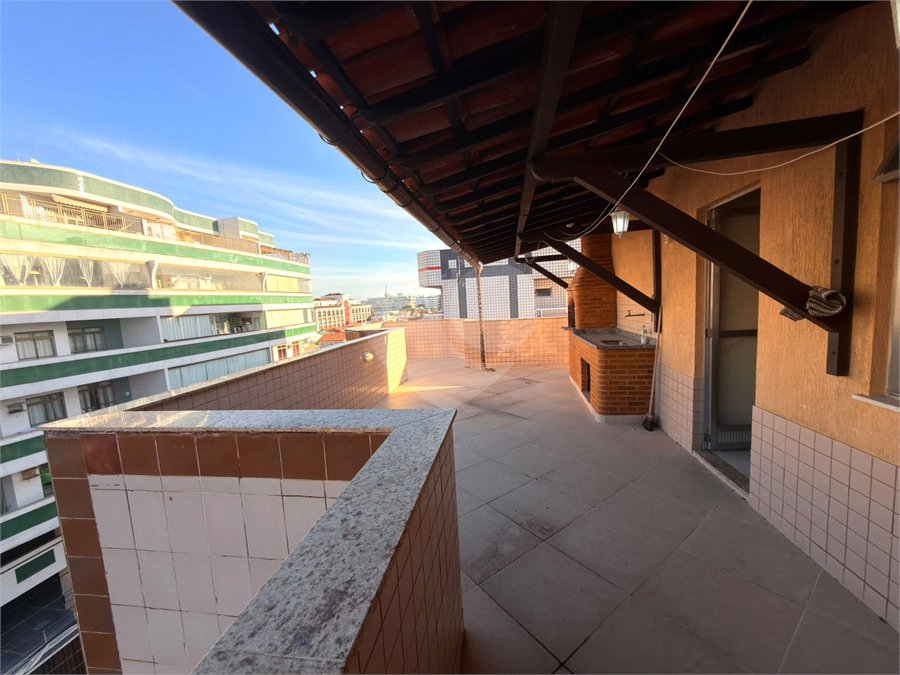 Cobertura à venda com 4 quartos, sendo 2 suítes,  em Braga, Cabo Frio, RJ