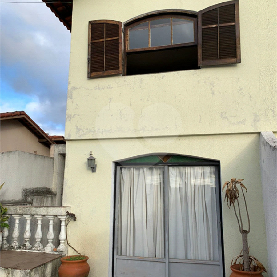 Sobrado à venda com 3 quartos, sendo 1 suíte, em Vila do Castelo, São Paulo, SP