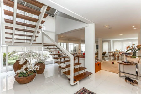 Casa à venda com 5 quartos, sendo 3 suítes, em Jardim Leonor, São Paulo, SP