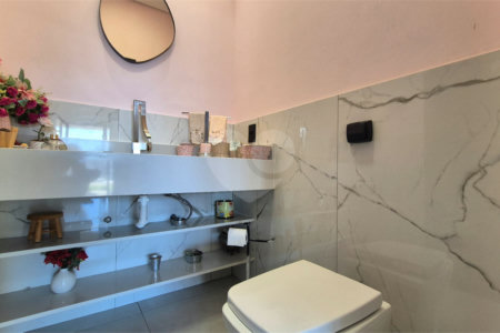 Casa à venda com 5 quartos, sendo 3 suítes, no condomínio Residencial Vale do Lago, Sorocaba - SP