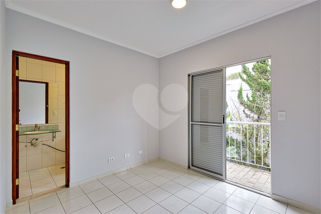 Sobrado à venda com 3 quartos, sendo 1 suíte, em Alto da Boa Vista, São Paulo, SP