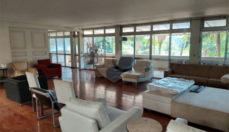 Casa à venda com 3 suítes em Jardim Leonor, São Paulo, SP