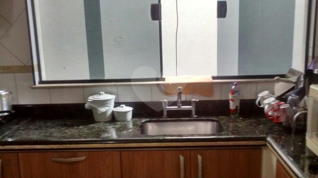 Sobrado à venda com 3 quartos, sendo 1 suíte, em Jardim Las Vegas, Guarulhos, SP