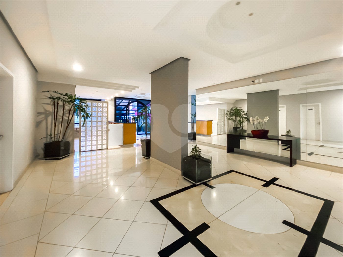 Apartamento à venda com 2 suítes em Campo Belo, São Paulo, SP
