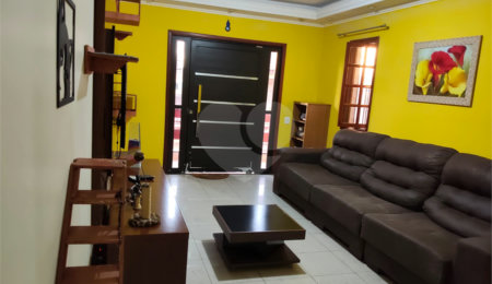 Casa à venda com 3 quartos, sendo 1 suíte,  em Jardim Santa Clara, Guarulhos, SP