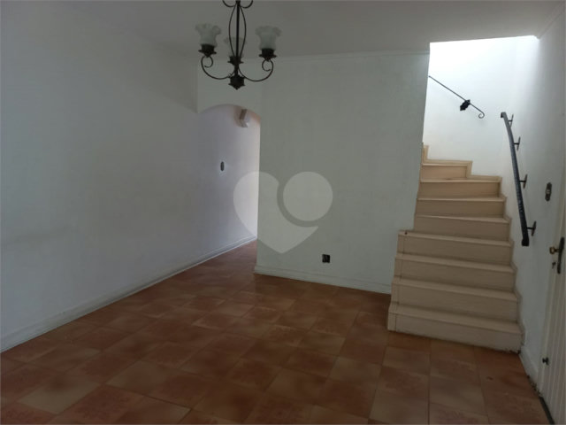 Sobrado à venda com 3 quartos em Santana, São Paulo, SP