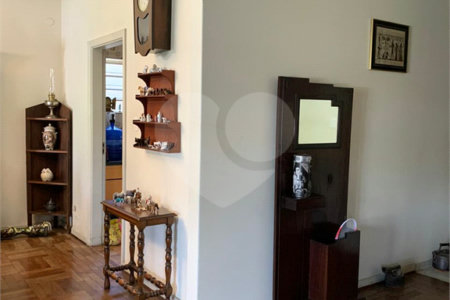 Casa à venda com 4 quartos, sendo 1 suíte, em Caxingui, São Paulo, SP