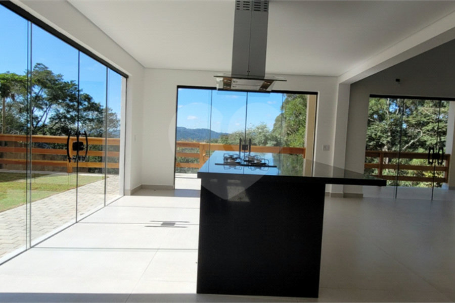 Casa à venda com 4 suítes no condomínio Sausalito, Mairiporã - SP