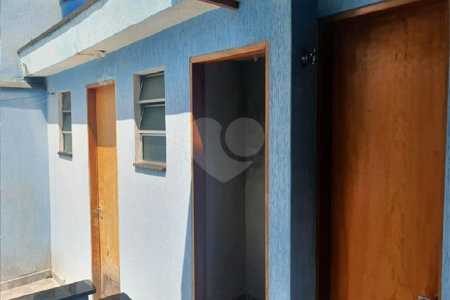 Sobrado à venda com 3 quartos, sendo 1 suíte, em Parque Ramos Freitas, São Paulo, SP