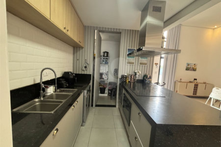 Casa à venda com 3 quartos, sendo 1 suíte, no condomínio Jardim, Sorocaba - SP