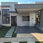 Casa à venda com 3 quartos, sendo 1 suíte,  no condomínio Horto Florestal 1, Sorocaba - SP