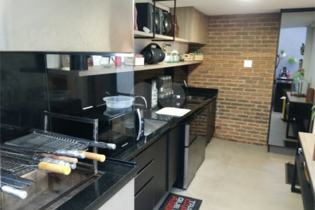 Sobrado à venda com 3 quartos, sendo 1 suíte,  em Vila Oliveira, Mogi das Cruzes, SP