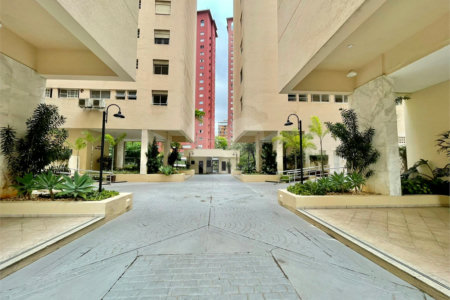 Apartamento à venda com 3 quartos, sendo 1 suíte, em Itaim Bibi, São Paulo, SP