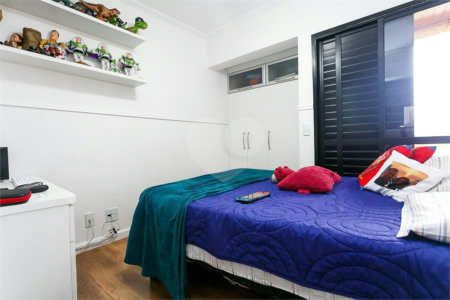 Apartamento à venda com 3 quartos, sendo 1 suíte,  em Paraíso do Morumbi, São Paulo, SP
